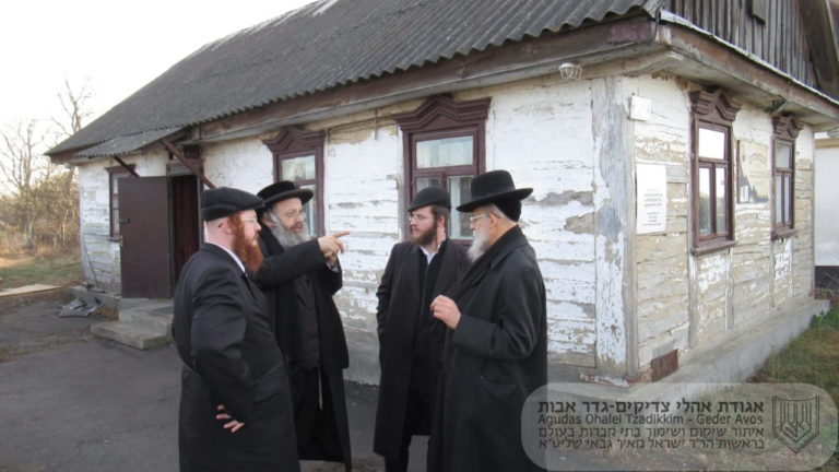 הרב ישראל מאיר גבאי יו"ר אגודת 'אהלי צדיקים – גדר אבות' ערך סיור מעקב מיוחד אחרי התקדמות הבנייה והפעילות במקומות הקדושים באוקראינה